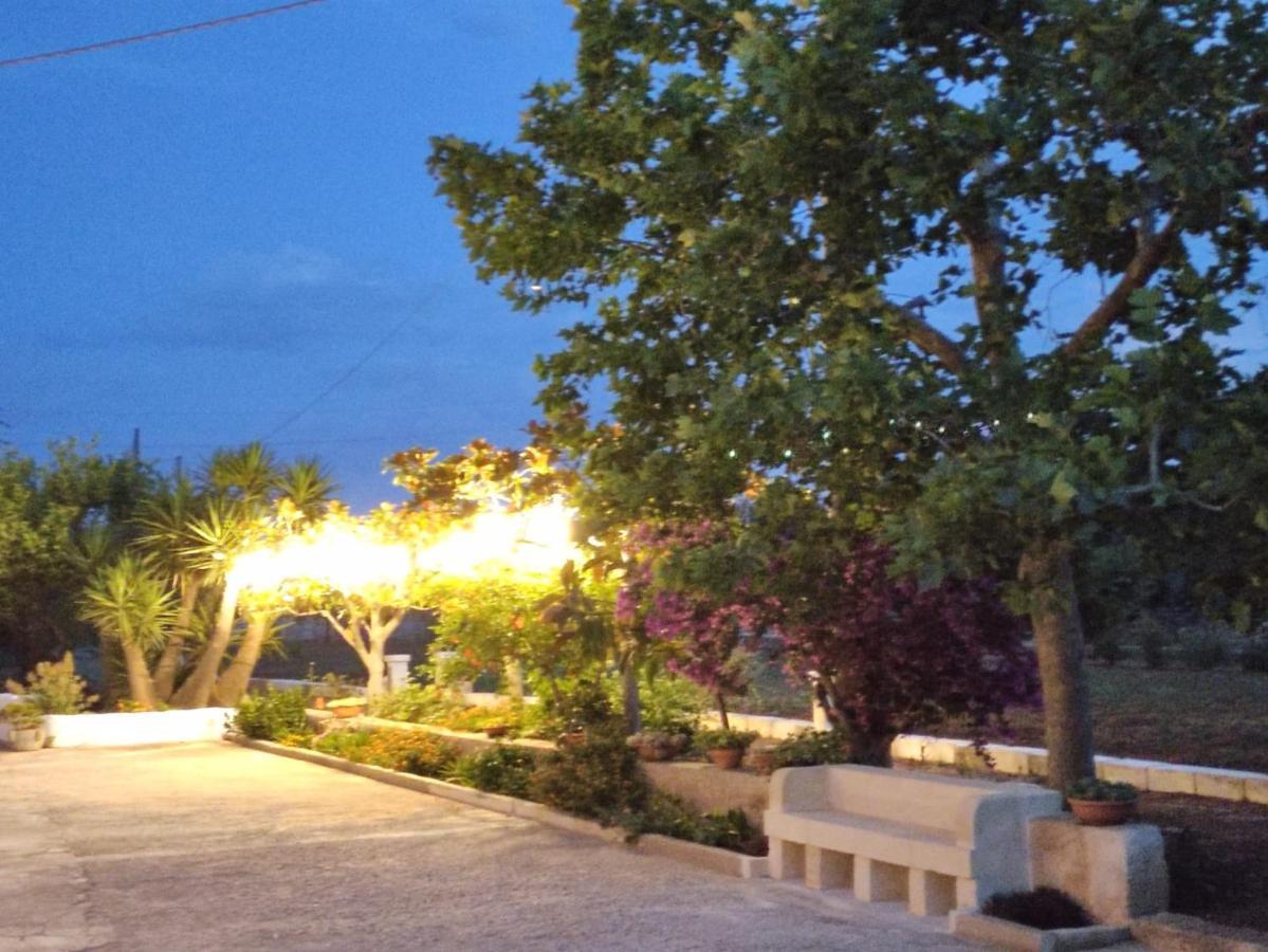הוילה פאסאנו Residenza "I Tre Carrubi " מראה חיצוני תמונה
